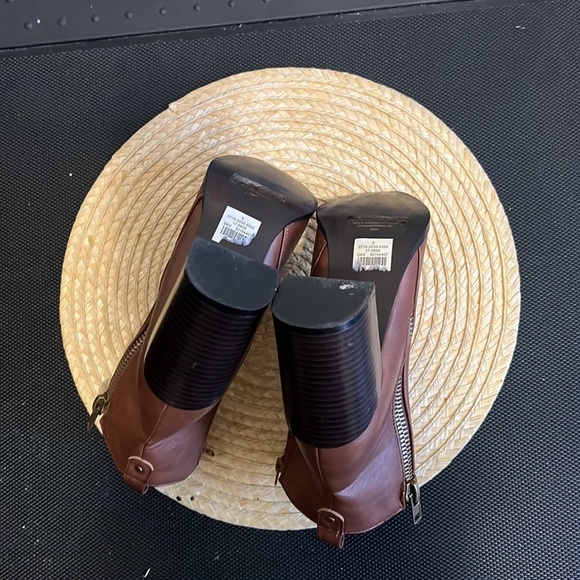 StreetWear Society Chunky Block Heel Ankle Booties Size 6 - Picture 3 of 11